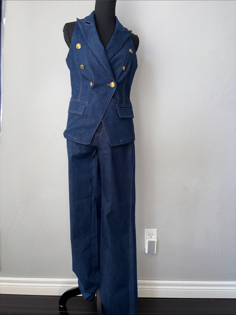 White House Black Market Navy Extra High-Rise Trouser with sleeveless top
